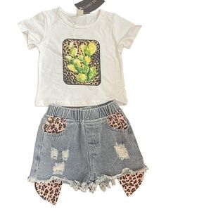 Two Piece Set Baby Girl Leopard Distressed
Denim Shorts and Tee Set Sz 12-18 NWT